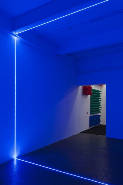 12_Haroon_Mirza_2012_Ausstellungsansicht_KunstHalle_SanktGallen-5206d73d