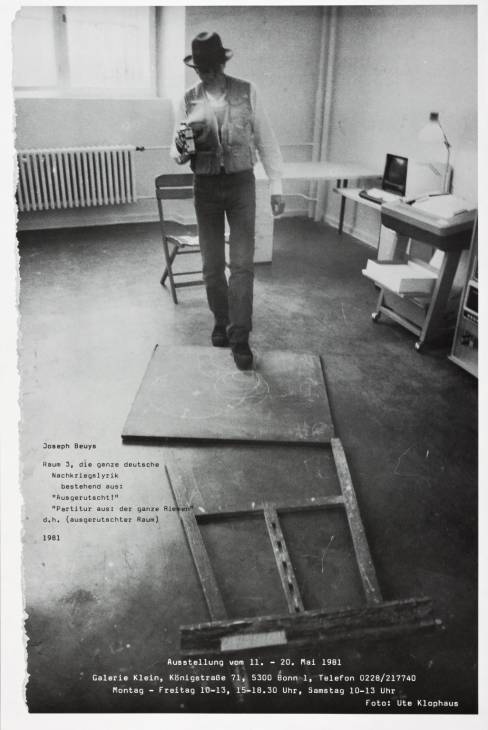 Joseph Beuys, Raum 3, die ganze deutsche Nachkriegslyrik 1981 by Joseph Beuys 1921-1986